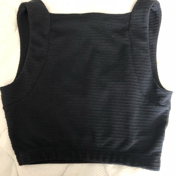 XS Sweatheart Blk Crop Top - Picture 2 of 5